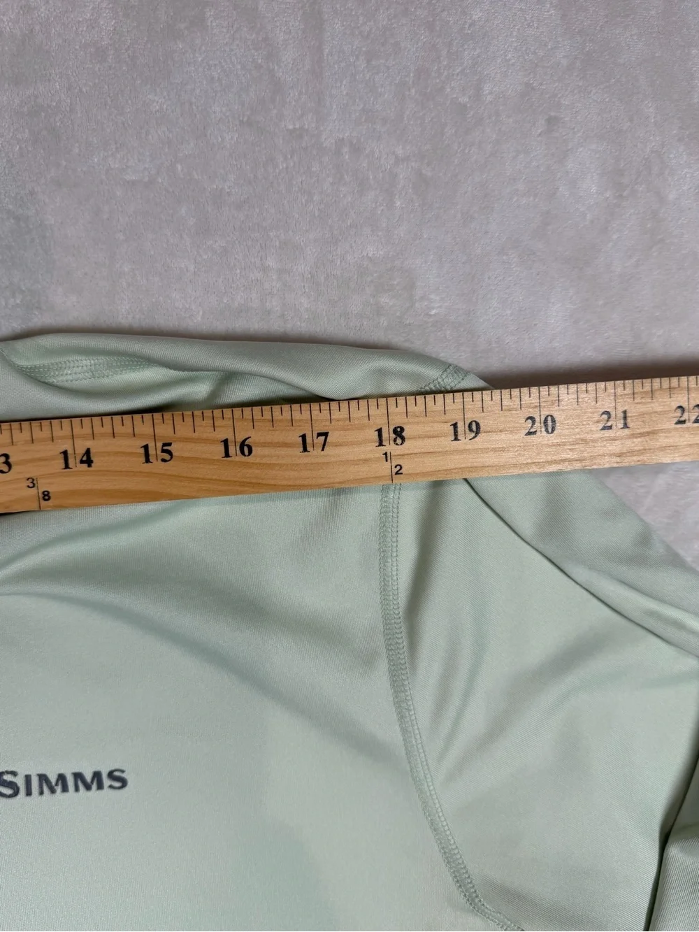 Simms Pale Mint Size Large Performance Long-Sleeve Sweater Fish Logo on Back